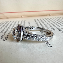 Load image into Gallery viewer, 18K White Gold 1.31ct Diamond Ring