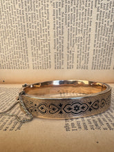 Load image into Gallery viewer, Victorian 14K Yellow Gold Enamel Bangle