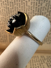 Load image into Gallery viewer, 14K Diamond Crocus Flower Ring